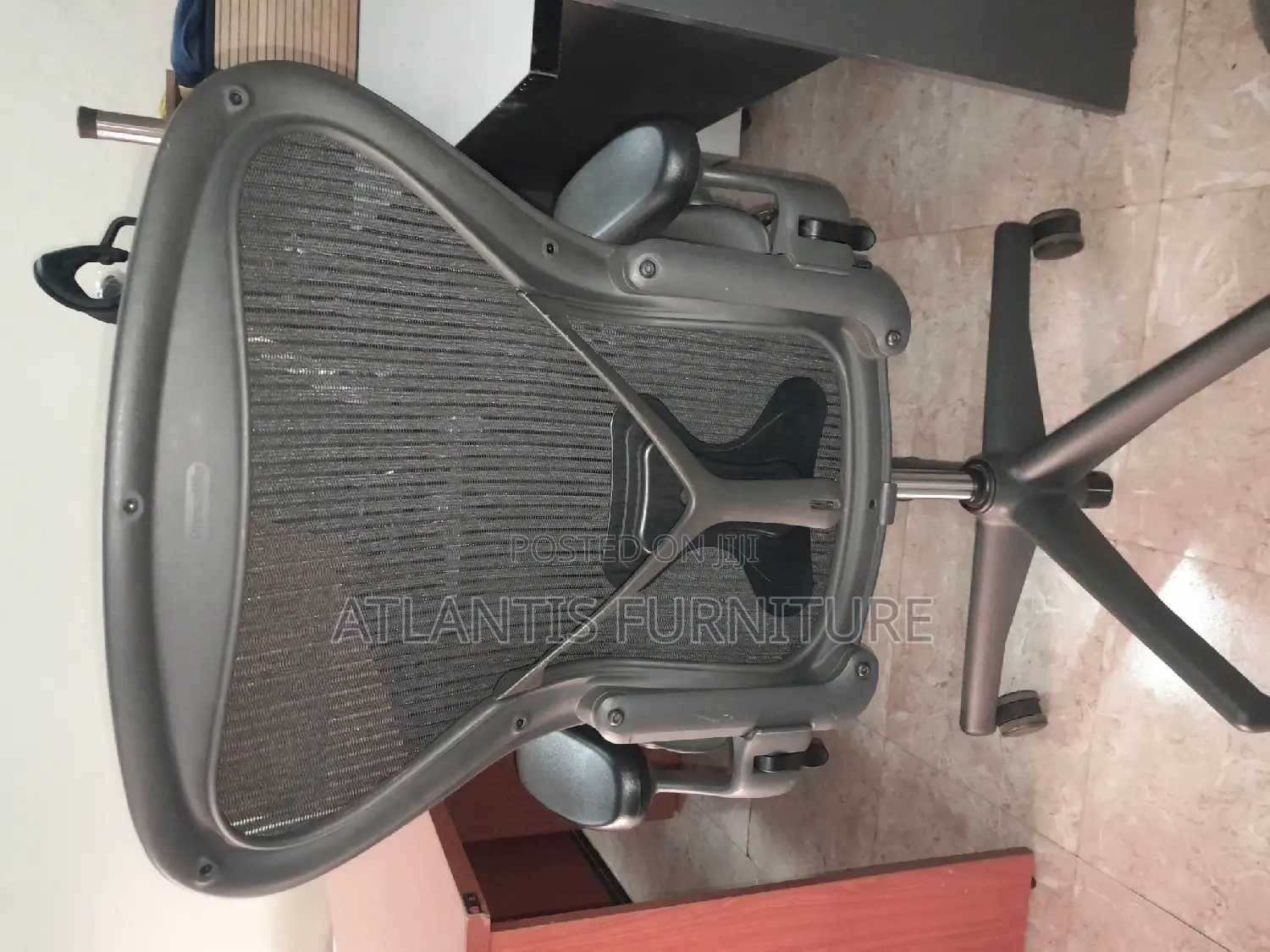 Executive Smart Office Chair Aman Miller.