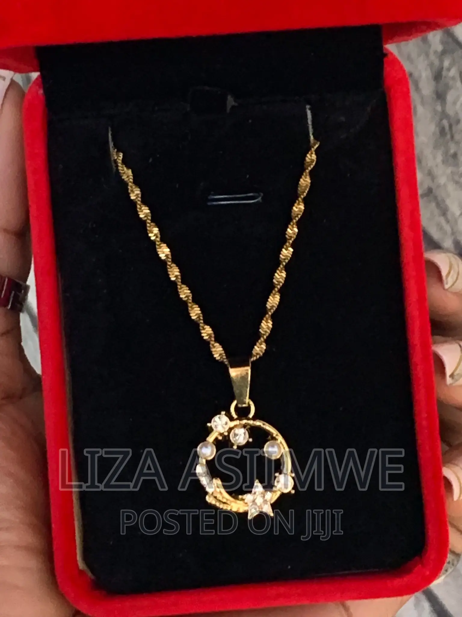 Lady’S Necklaces