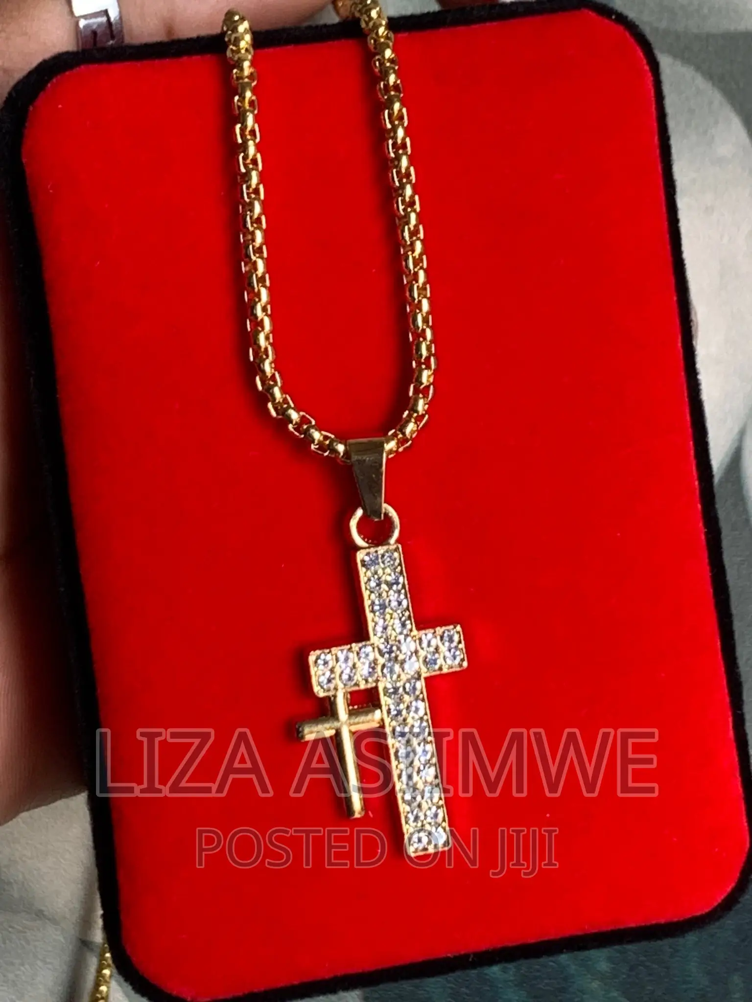 Men’S Necklaces With a Cross Pendant