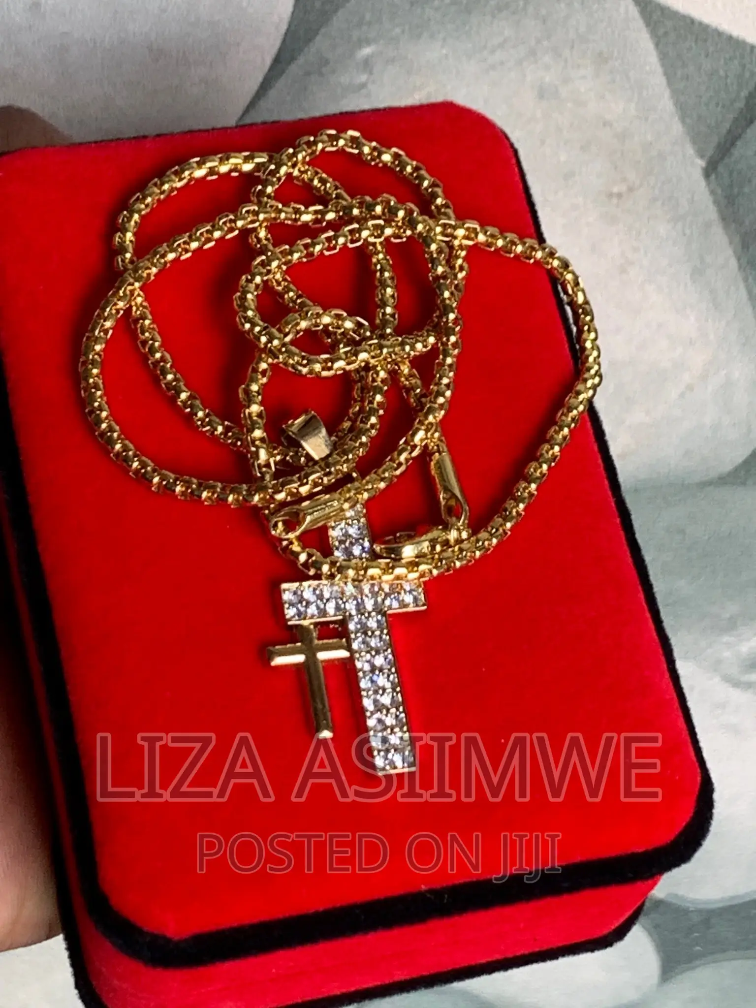 Men’S Necklaces With a Cross Pendant