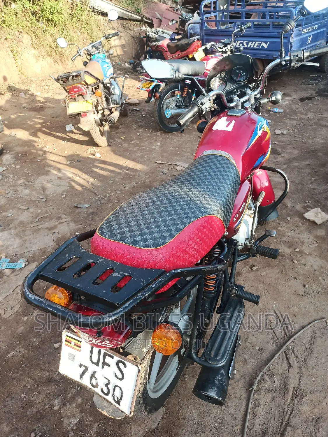 Bajaj Boxer 125 2023 Red