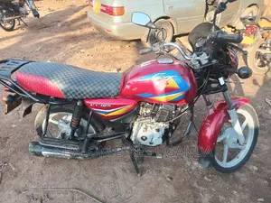 Bajaj Boxer 125 2023 Red