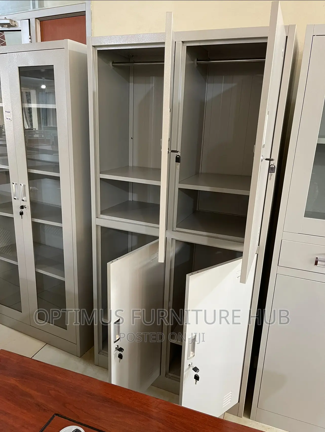 Metallic Locker (4 Chambers)