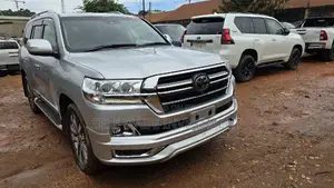 Toyota Land Cruiser 2022 Silver