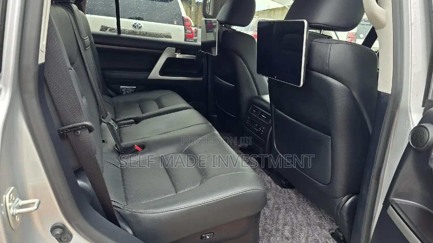 Toyota Land Cruiser 2022 Silver