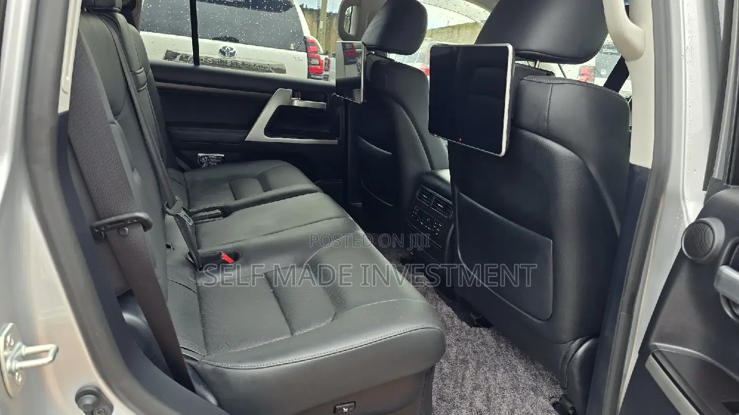 Toyota Land Cruiser 2022 Silver
