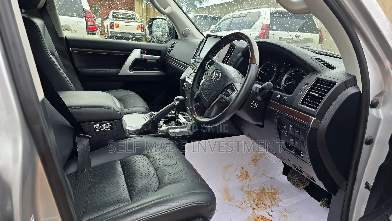 Toyota Land Cruiser 2022 Silver