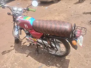 Bajaj Boxer 100 2022 Red