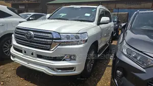 Toyota Land Cruiser 2017 White