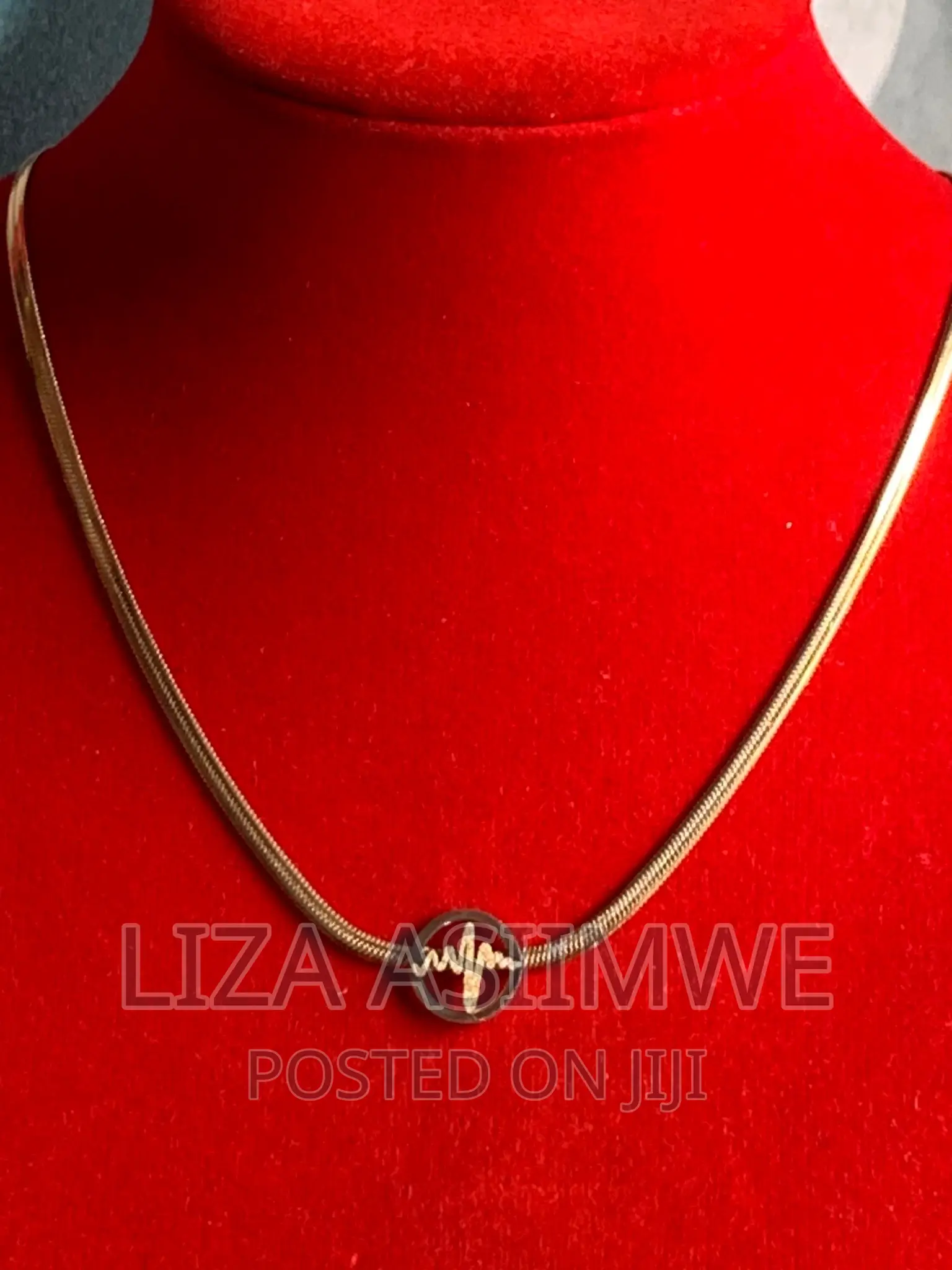 Lady’S Necklaces With a Lifeline Pendant