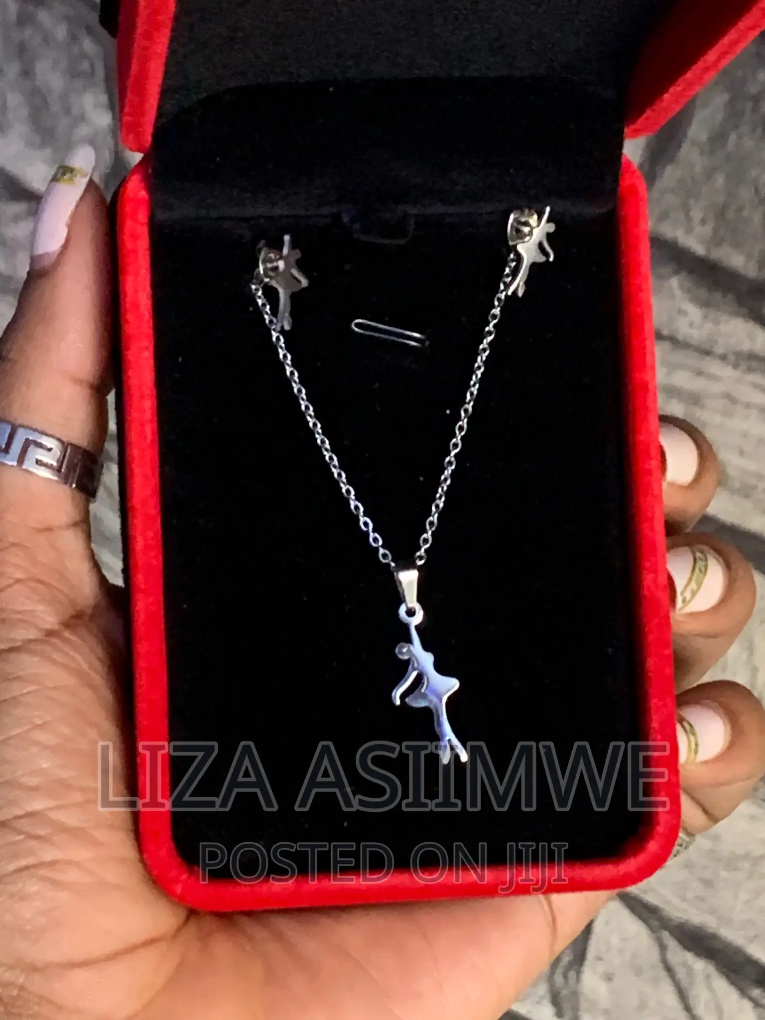 Lady’S Necklaces