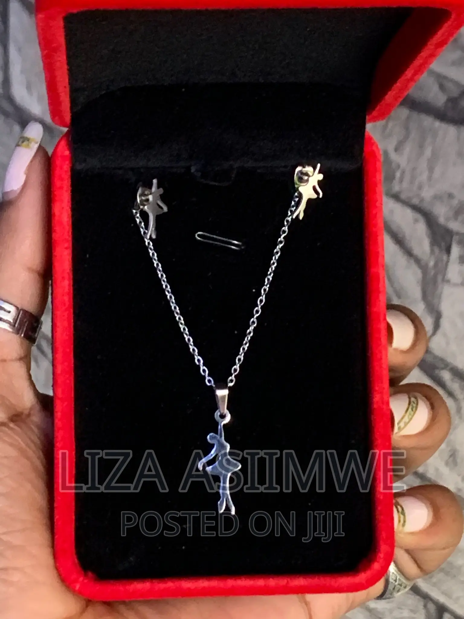 Lady’S Necklaces