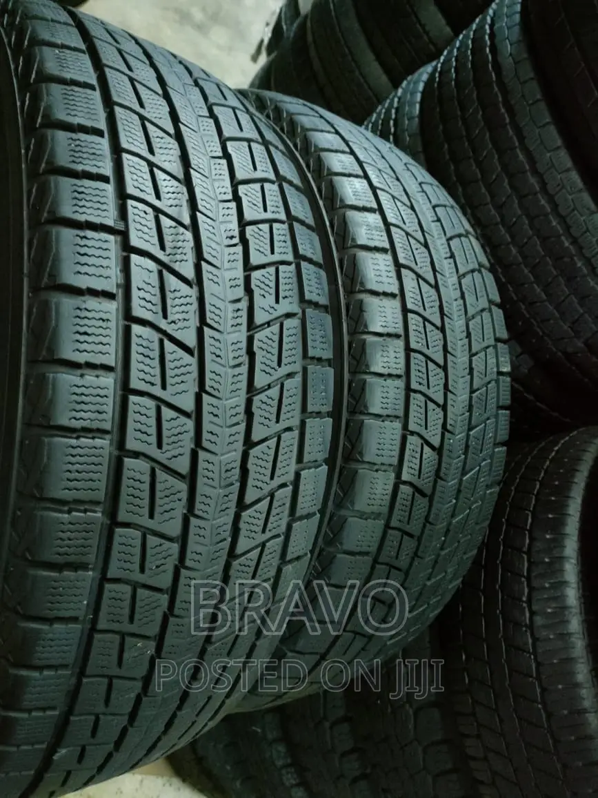 235/60r18 Dunlop.