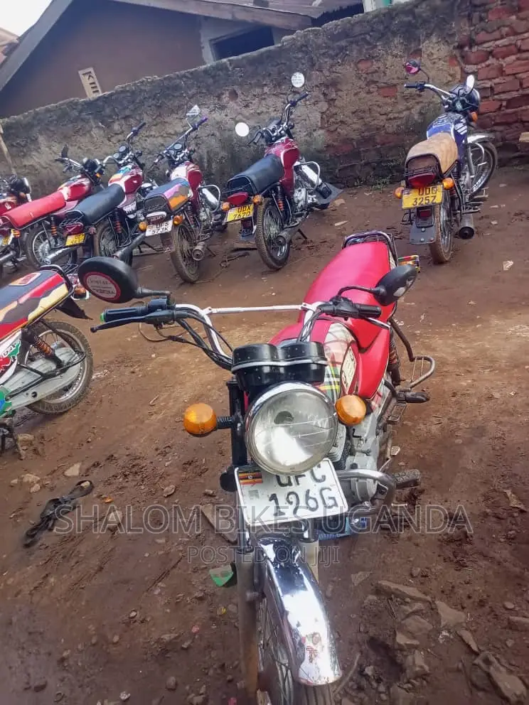 Bajaj Boxer 100 2022 Red
