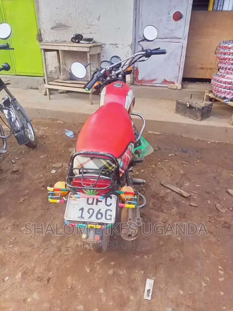 Bajaj Boxer 100 2022 Red