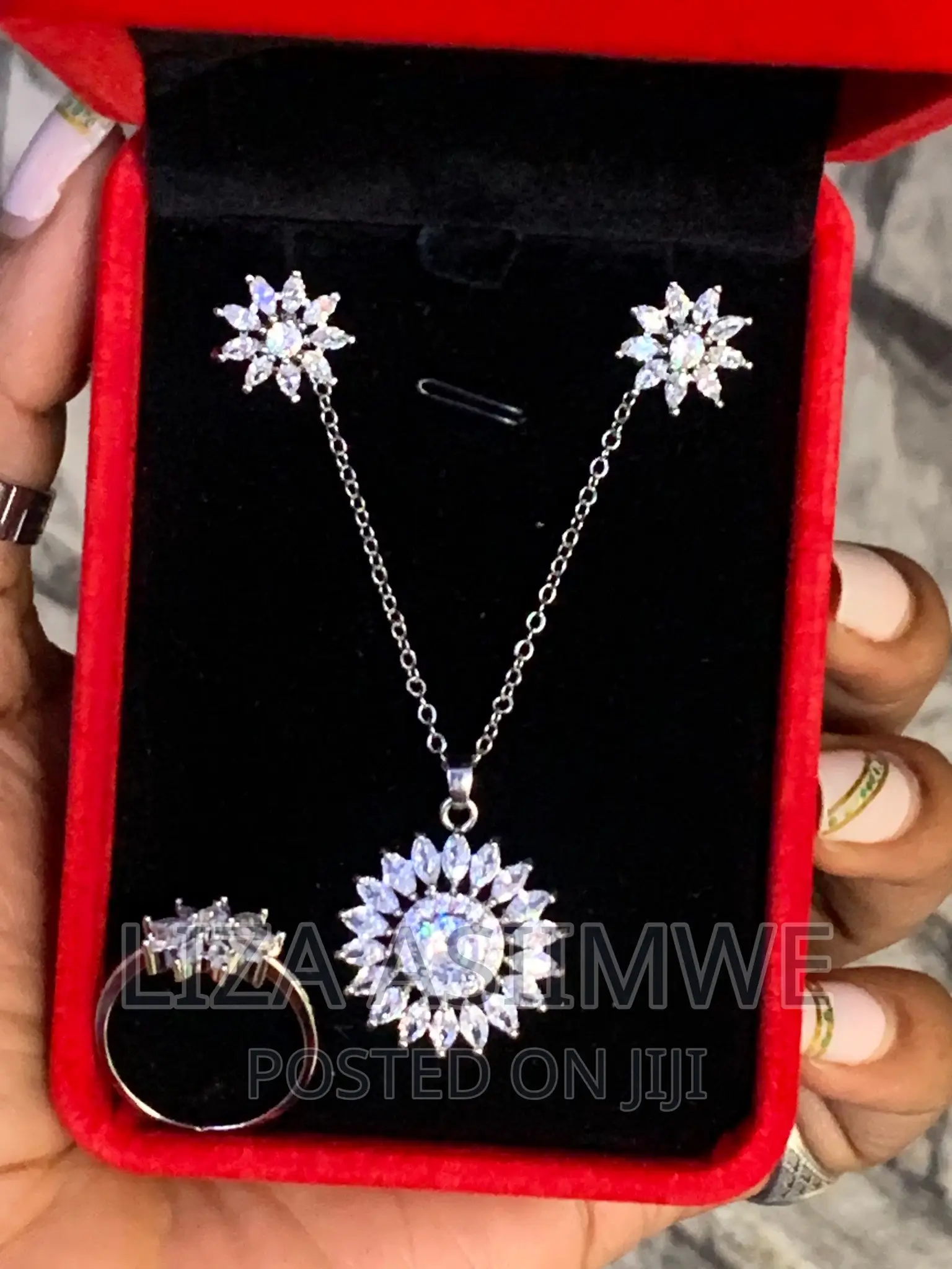 Lady’S Necklaces