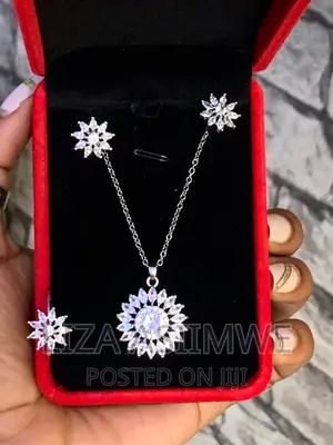 Lady’S Necklaces