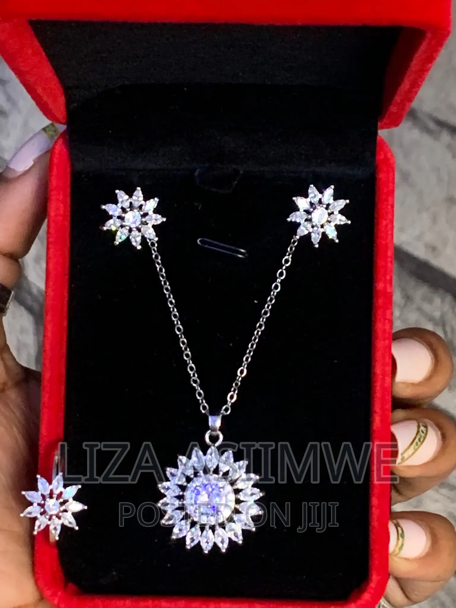 Lady’S Necklaces