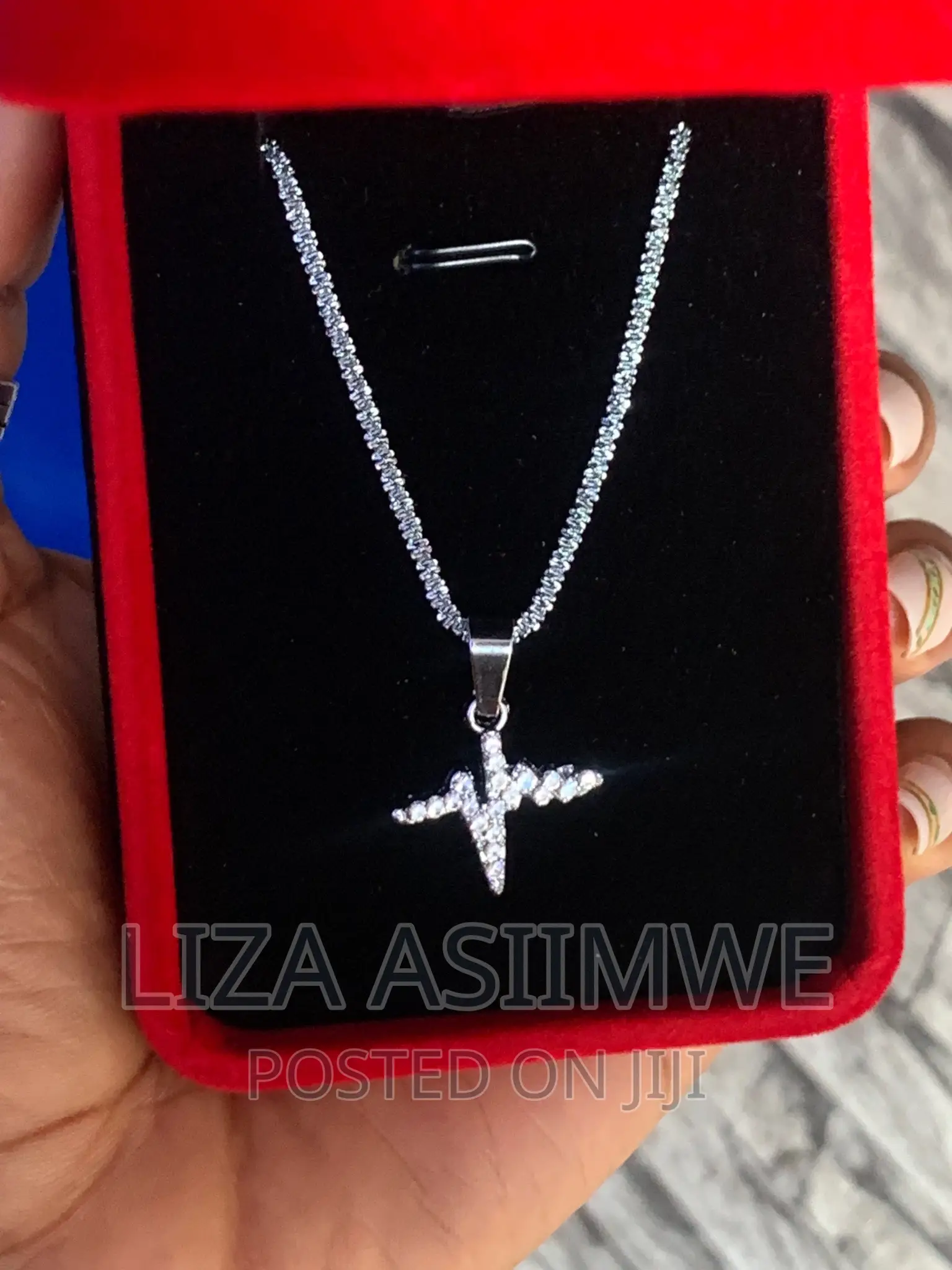 Lady’S Necklaces With a Lifeline Pendant