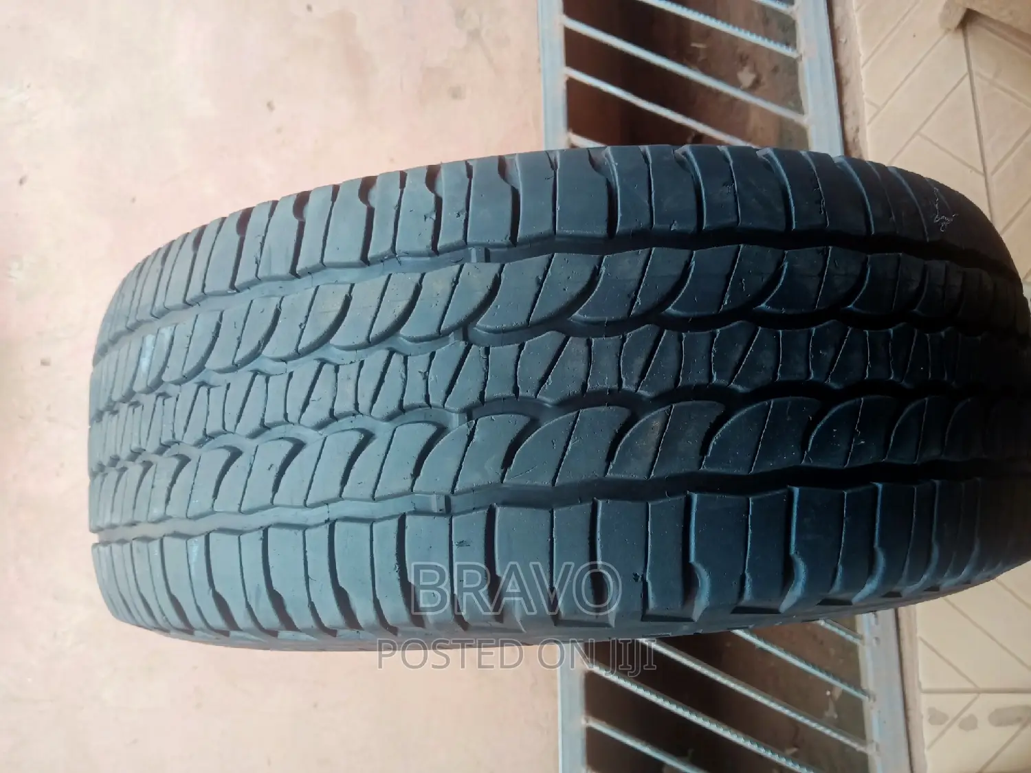275/65r17 Michelin Good Condition.