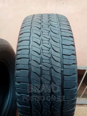 275/65r17 Michelin Good Condition.
