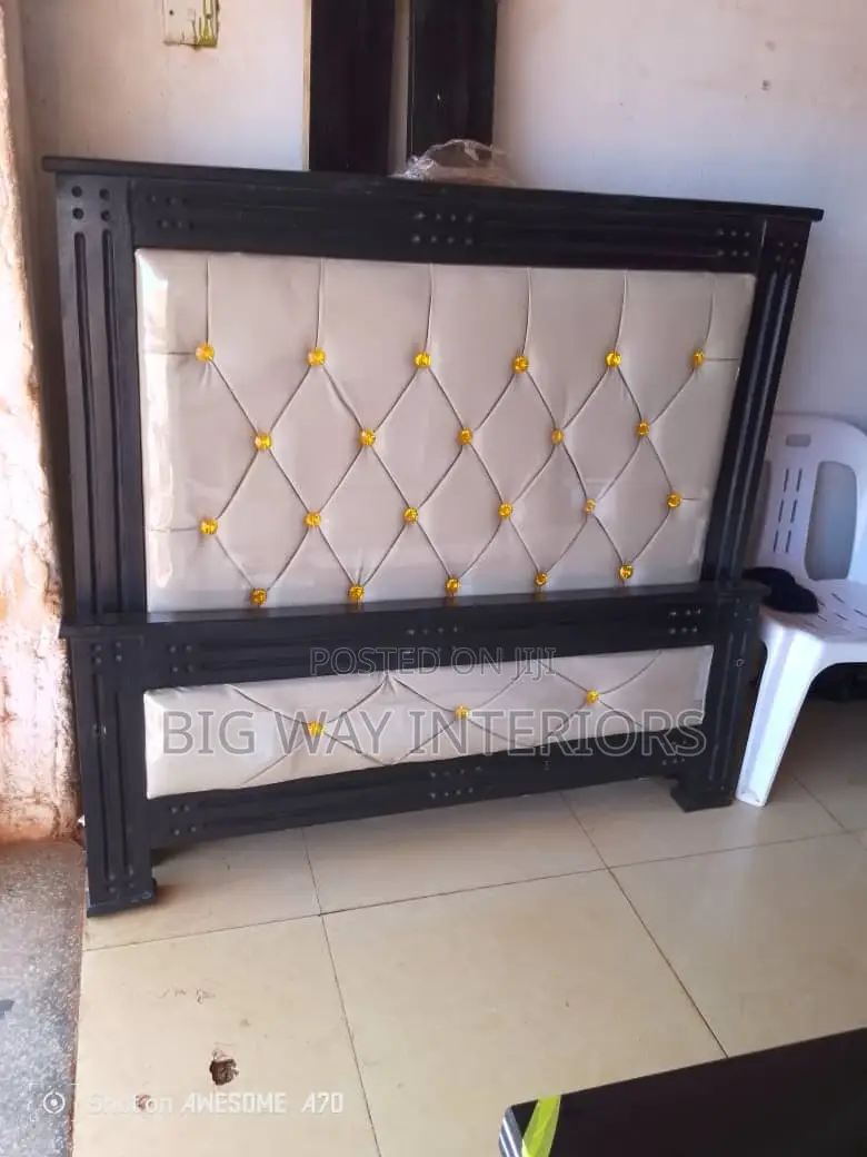 Cream and Black 4x6 Leather Bed H1