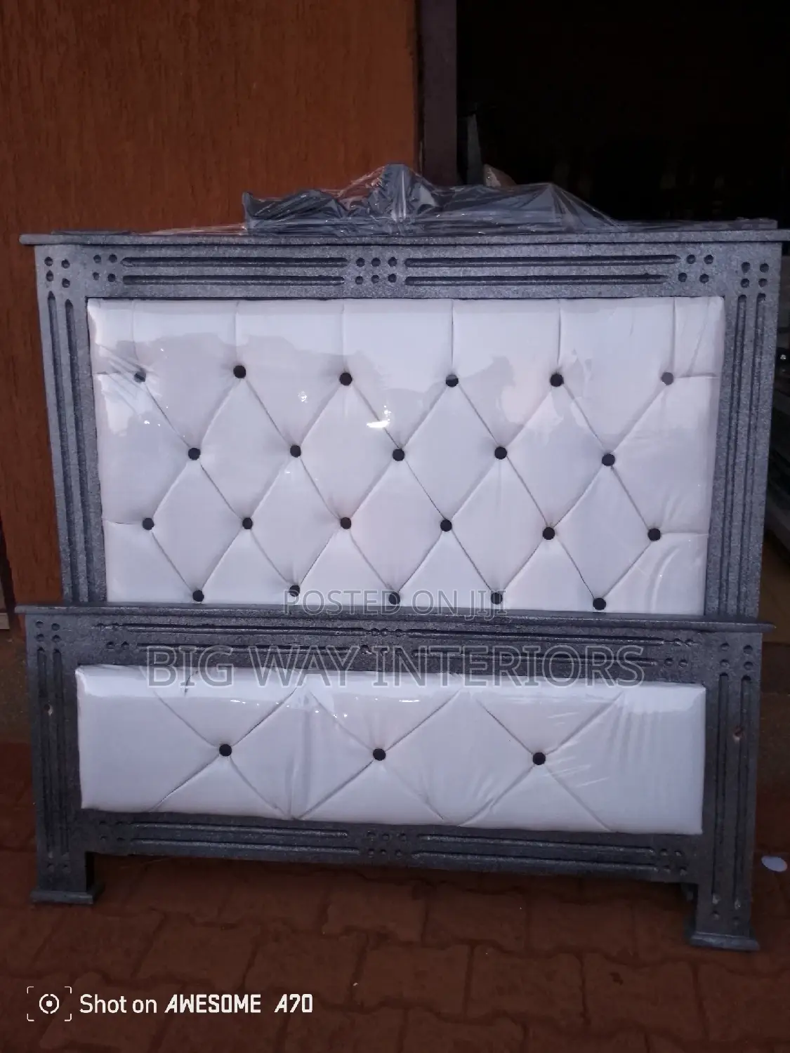 4by6 White Leather Bed H9