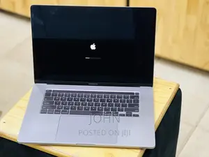 Laptop Apple MacBook Pro 2019 16GB Intel Core i7 SSHD (Hybrid) 512GB