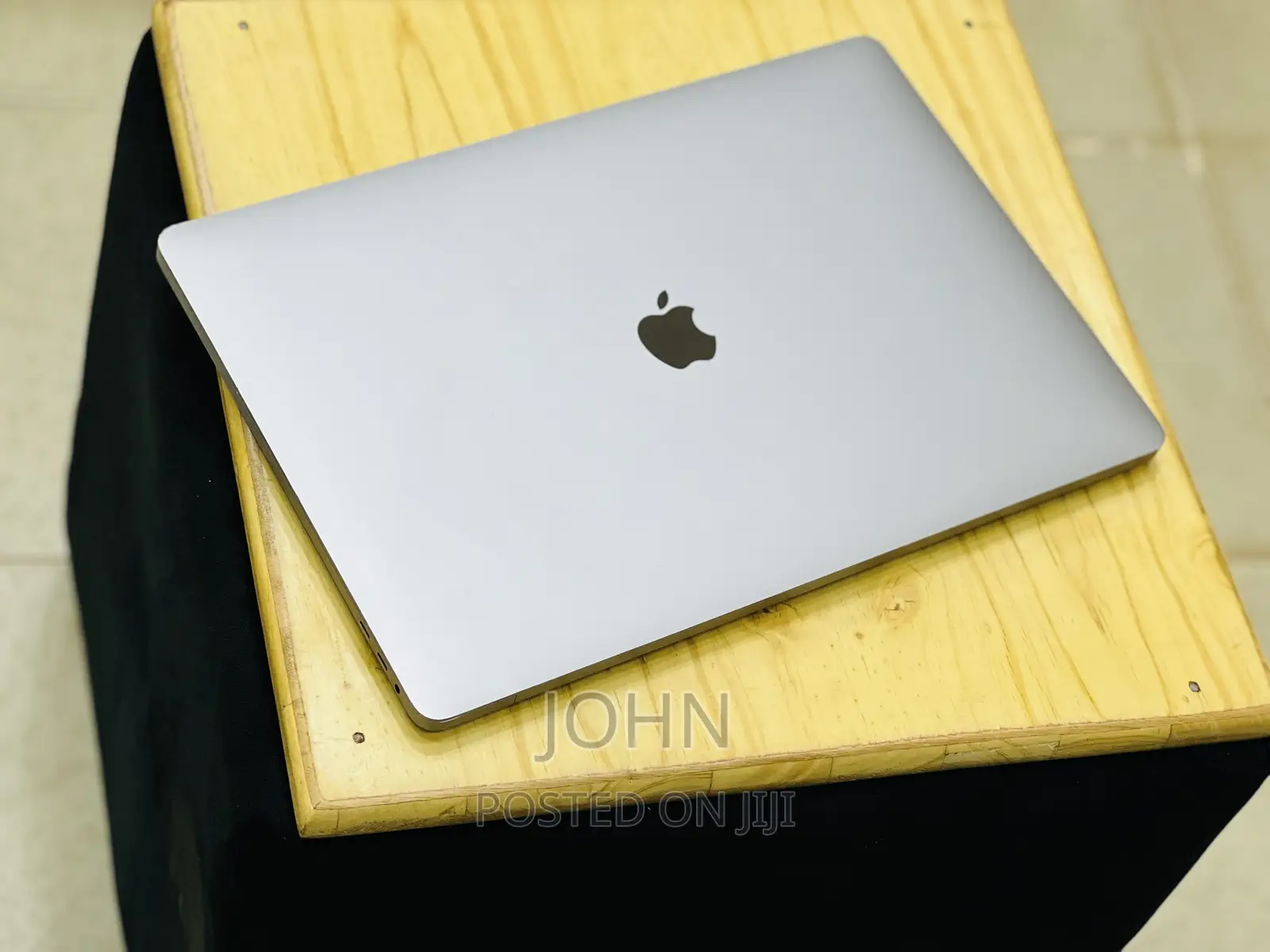 Laptop Apple MacBook Pro 2019 16GB Intel Core i7 SSHD (Hybrid) 512GB