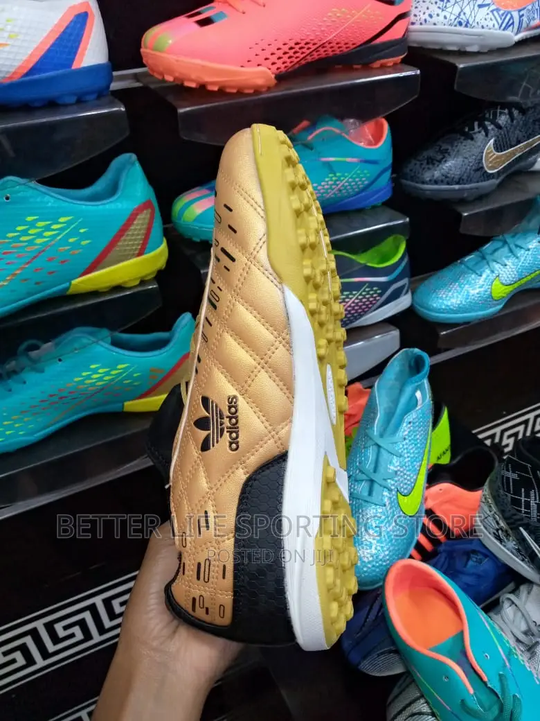 Soccer Boots Adidas Original 40-45
