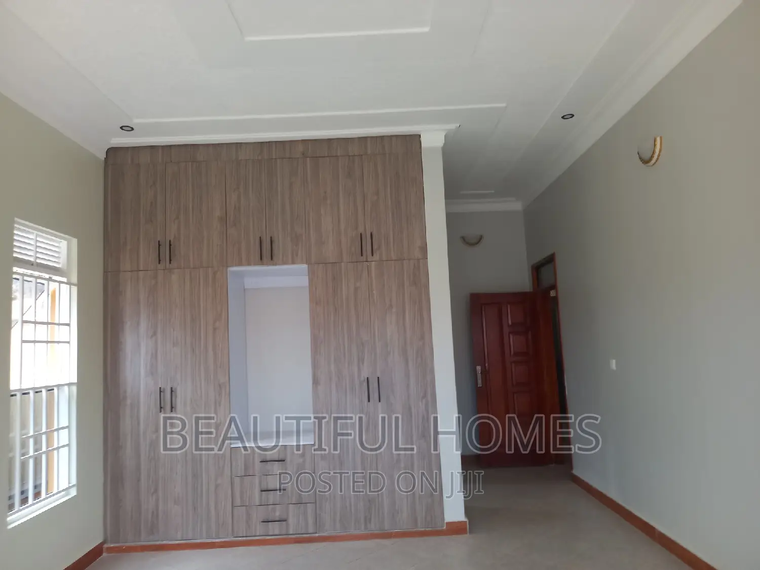Furnished 4bdrm House in Kira for sale