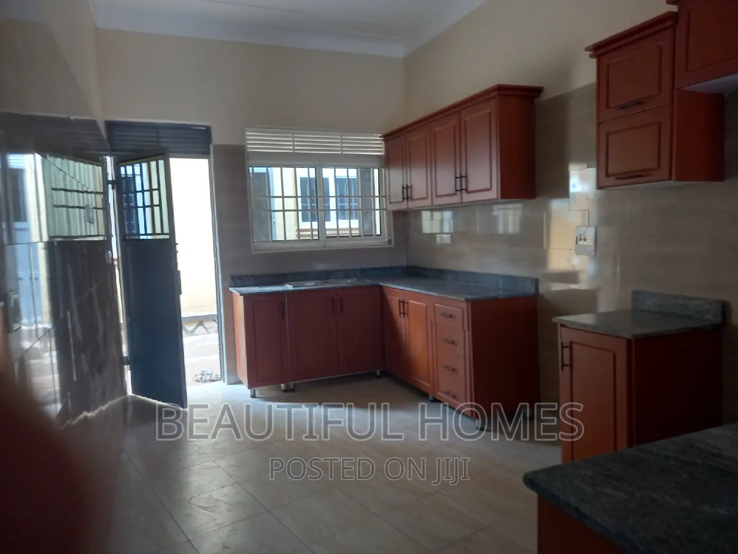 Furnished 4bdrm House in Kira for sale