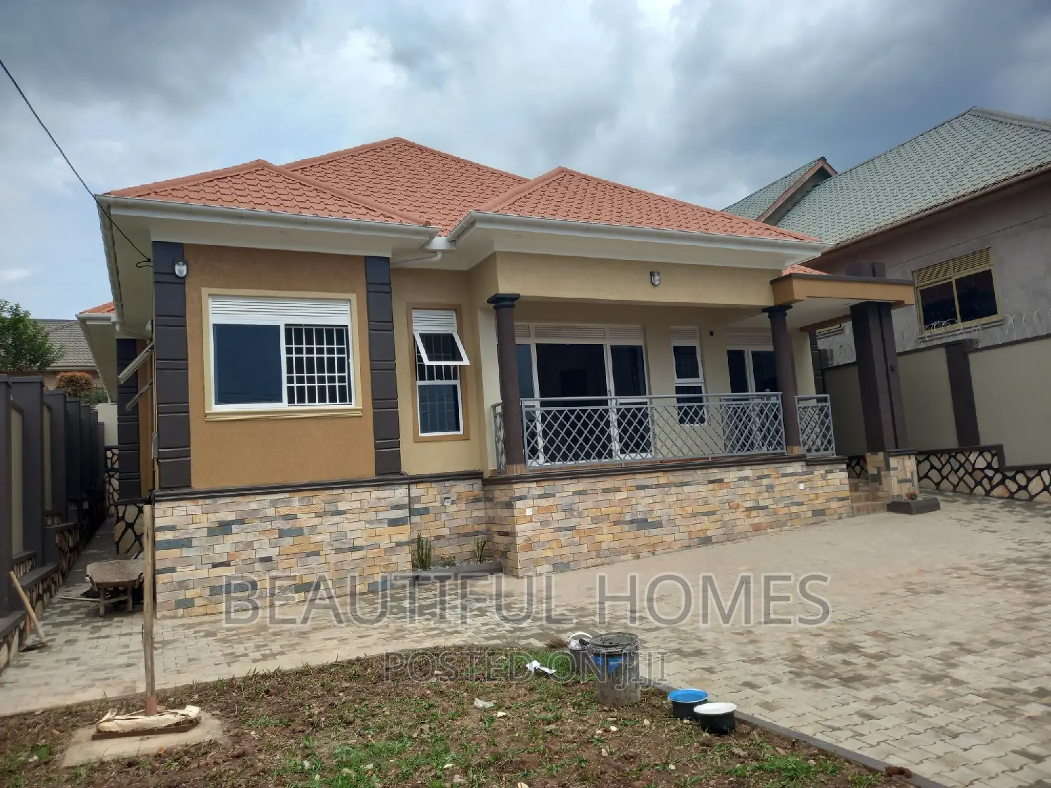 Furnished 4bdrm House in Kira for sale