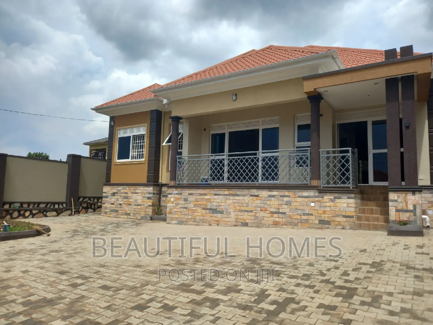 Furnished 4bdrm House in Kira for sale