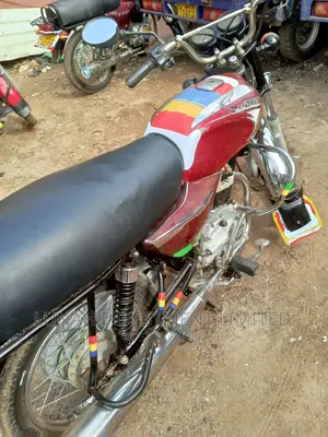 Bajaj Boxer 2022 Red