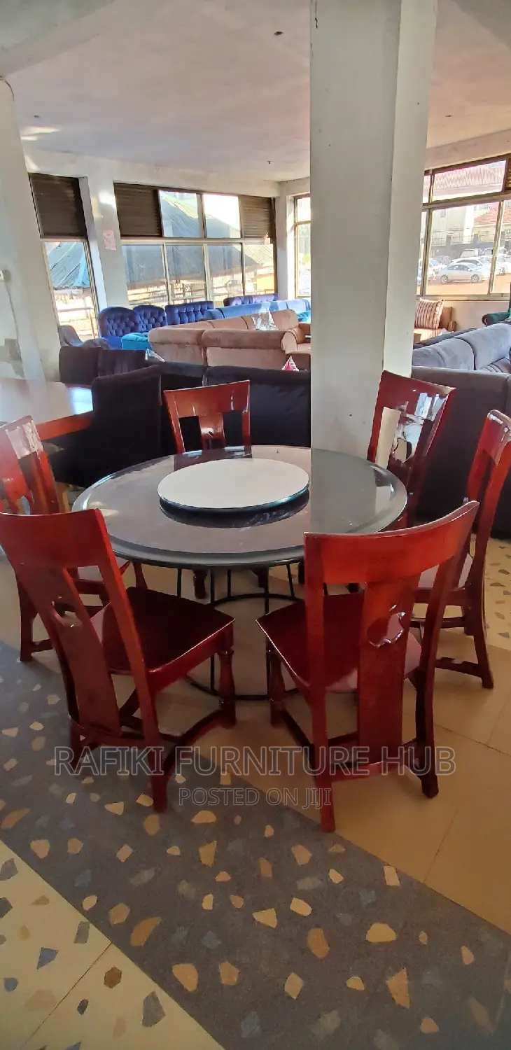 Round Dining Table 6seaters