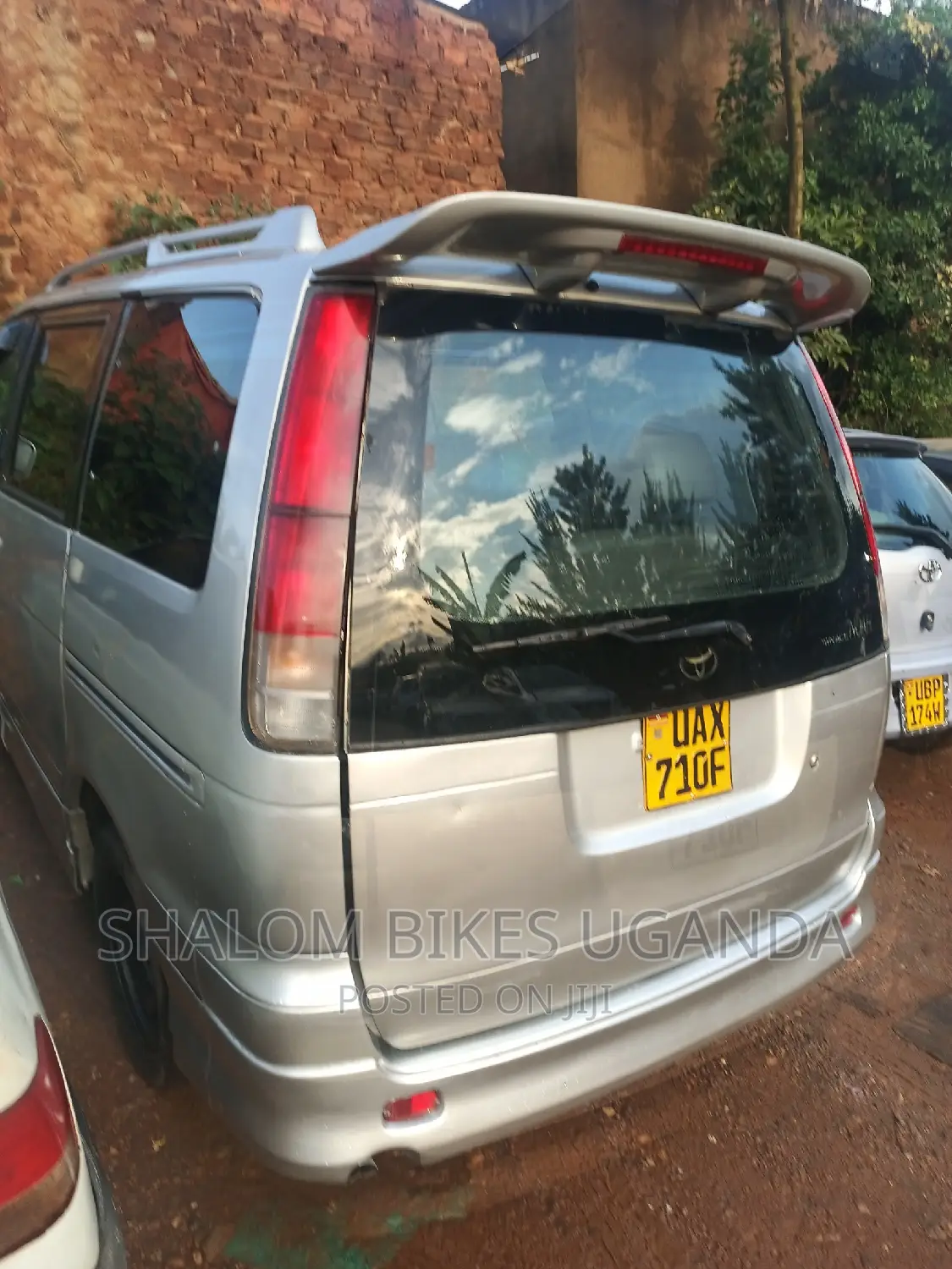 Toyota Noah 2003 Silver