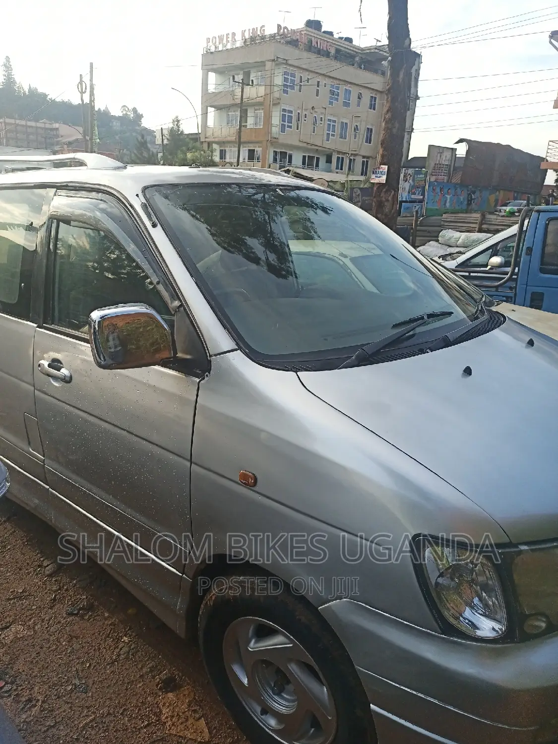 Toyota Noah 2003 Silver