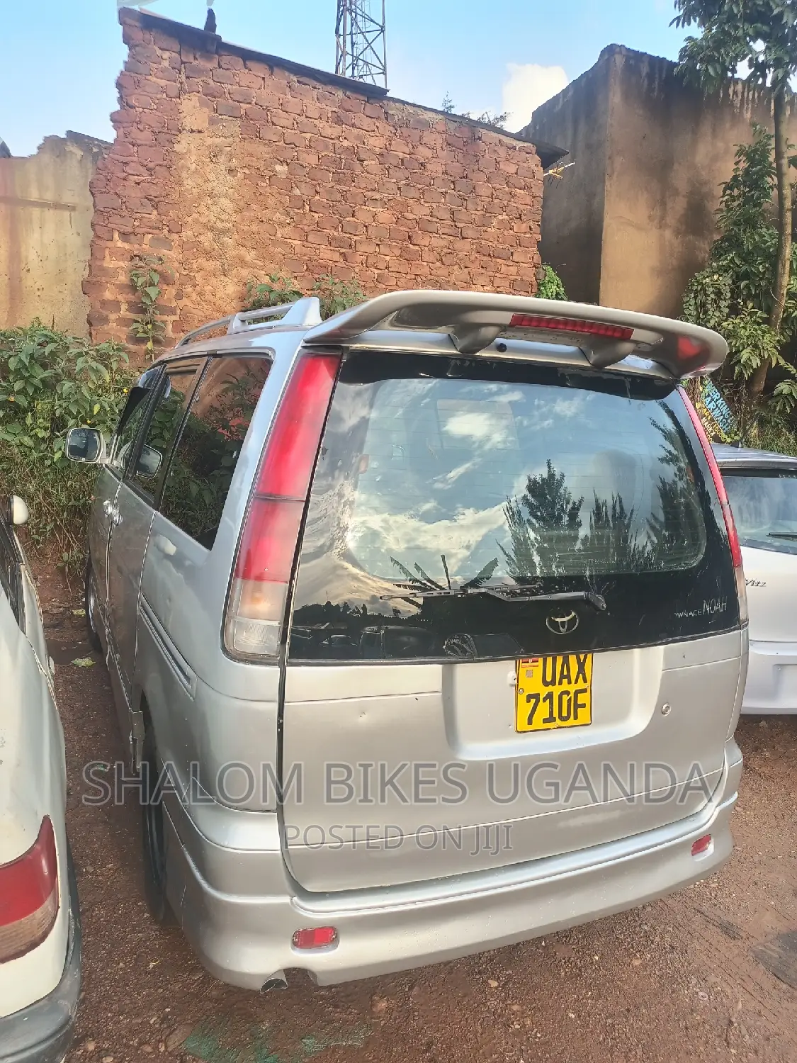 Toyota Noah 2003 Silver