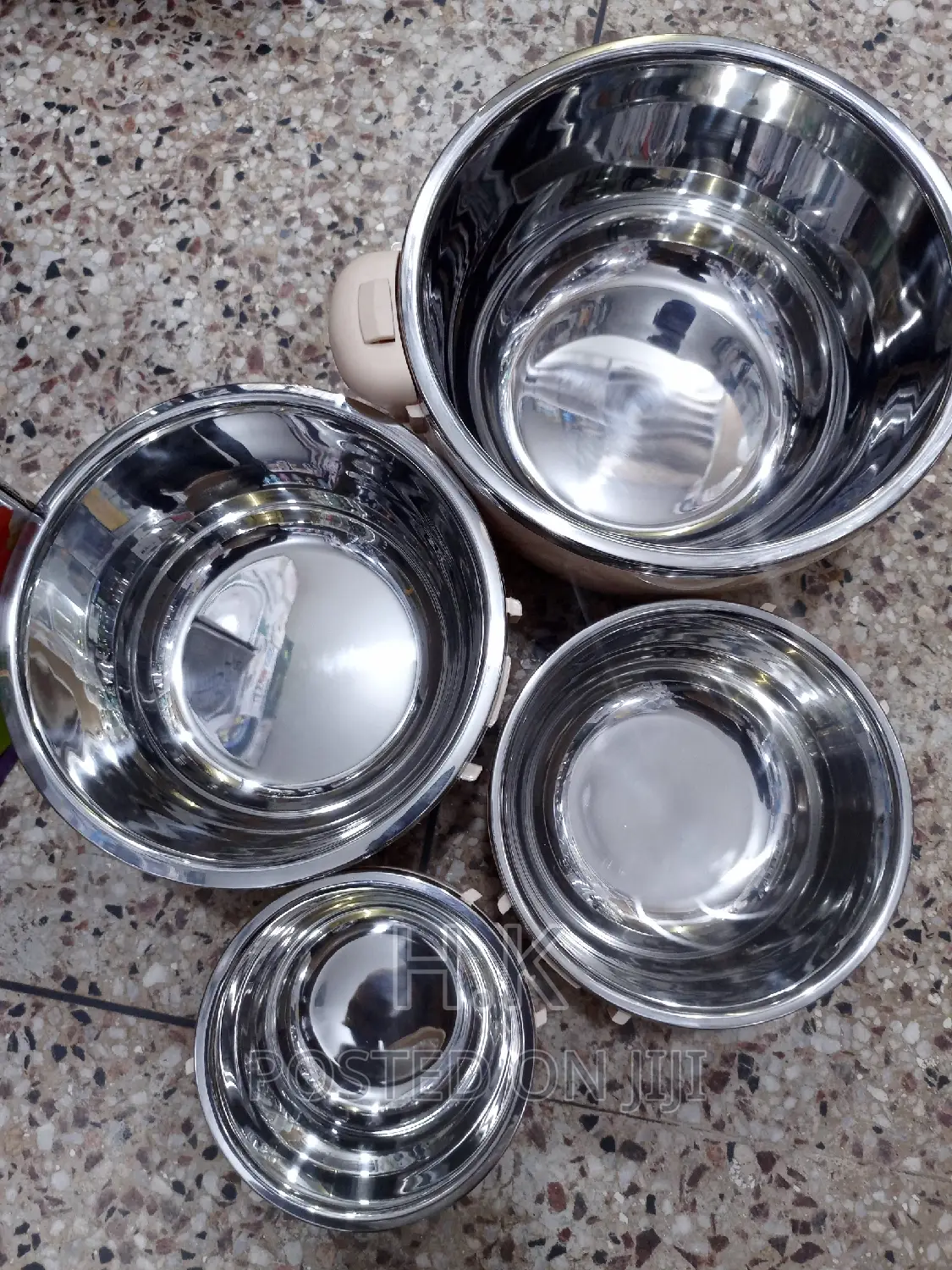 4pcs Set Insulation Pot / Serving Dish Set