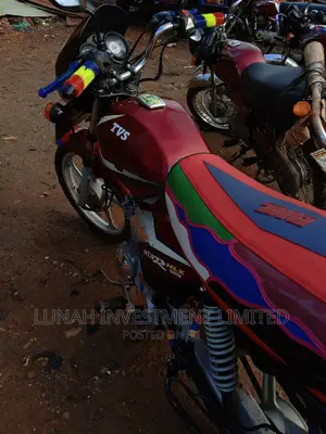 TVS HLX 125 2023 Red