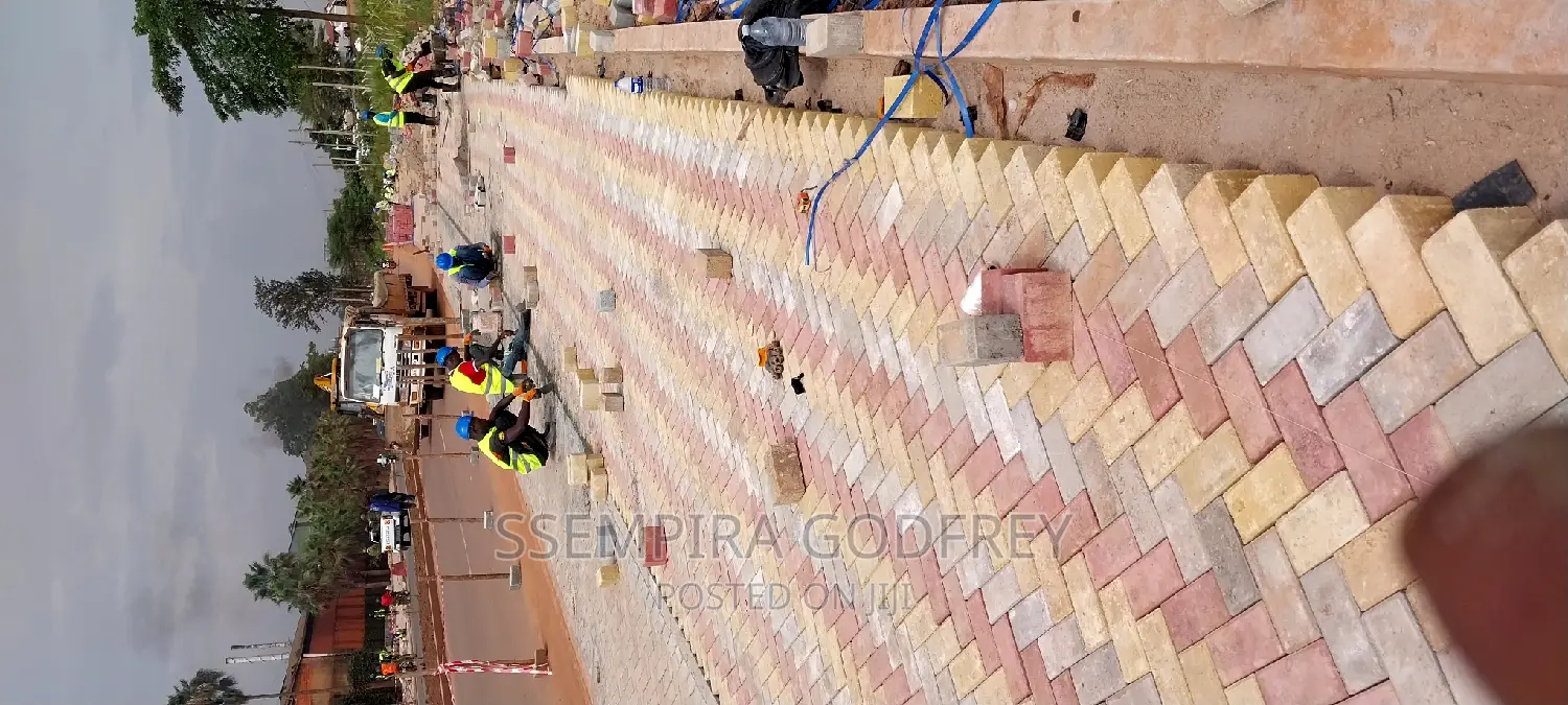 Technical Expert in Paver Laying and Construction