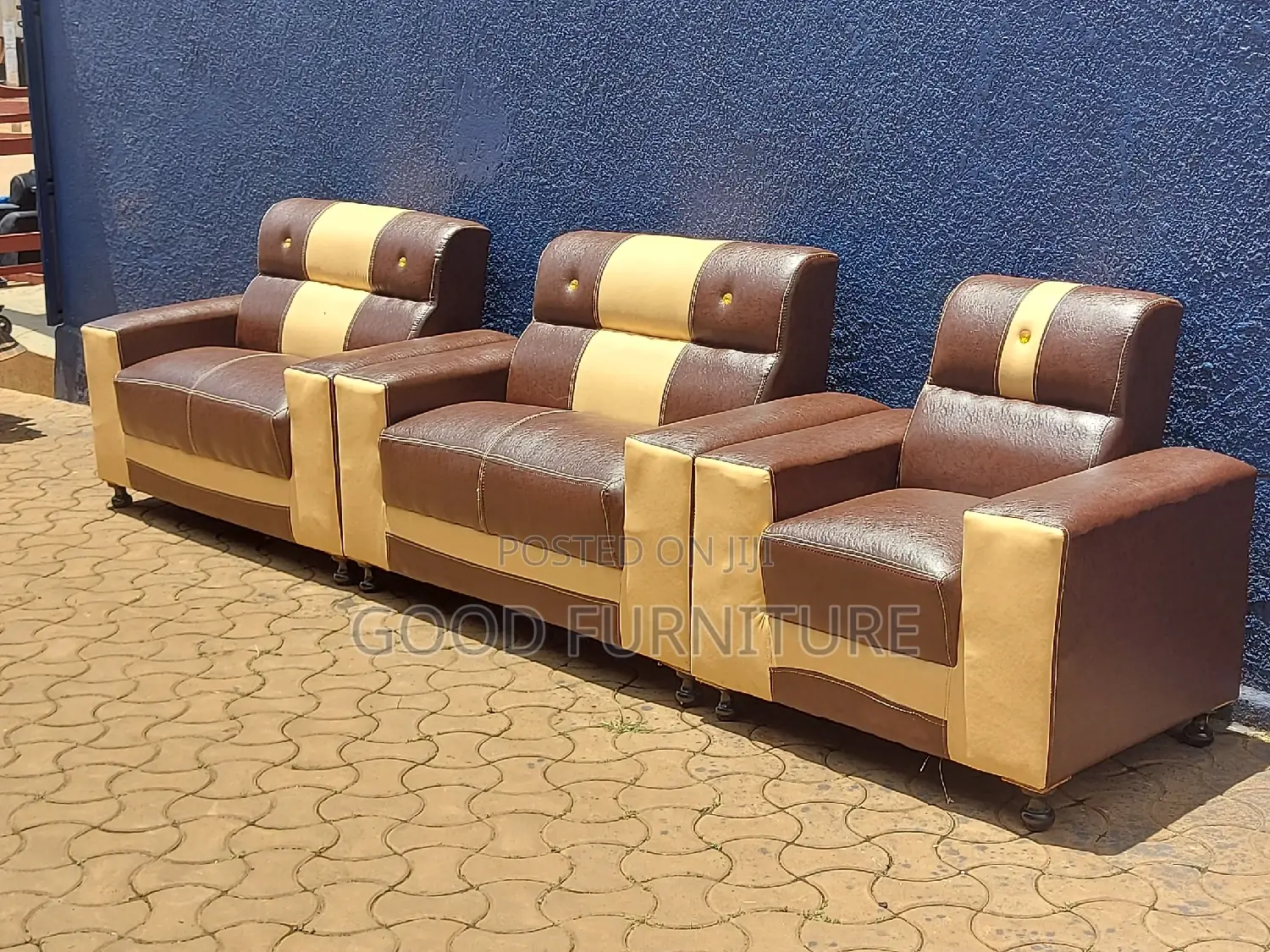 IMPRESSIVE Five Seaters Sofas