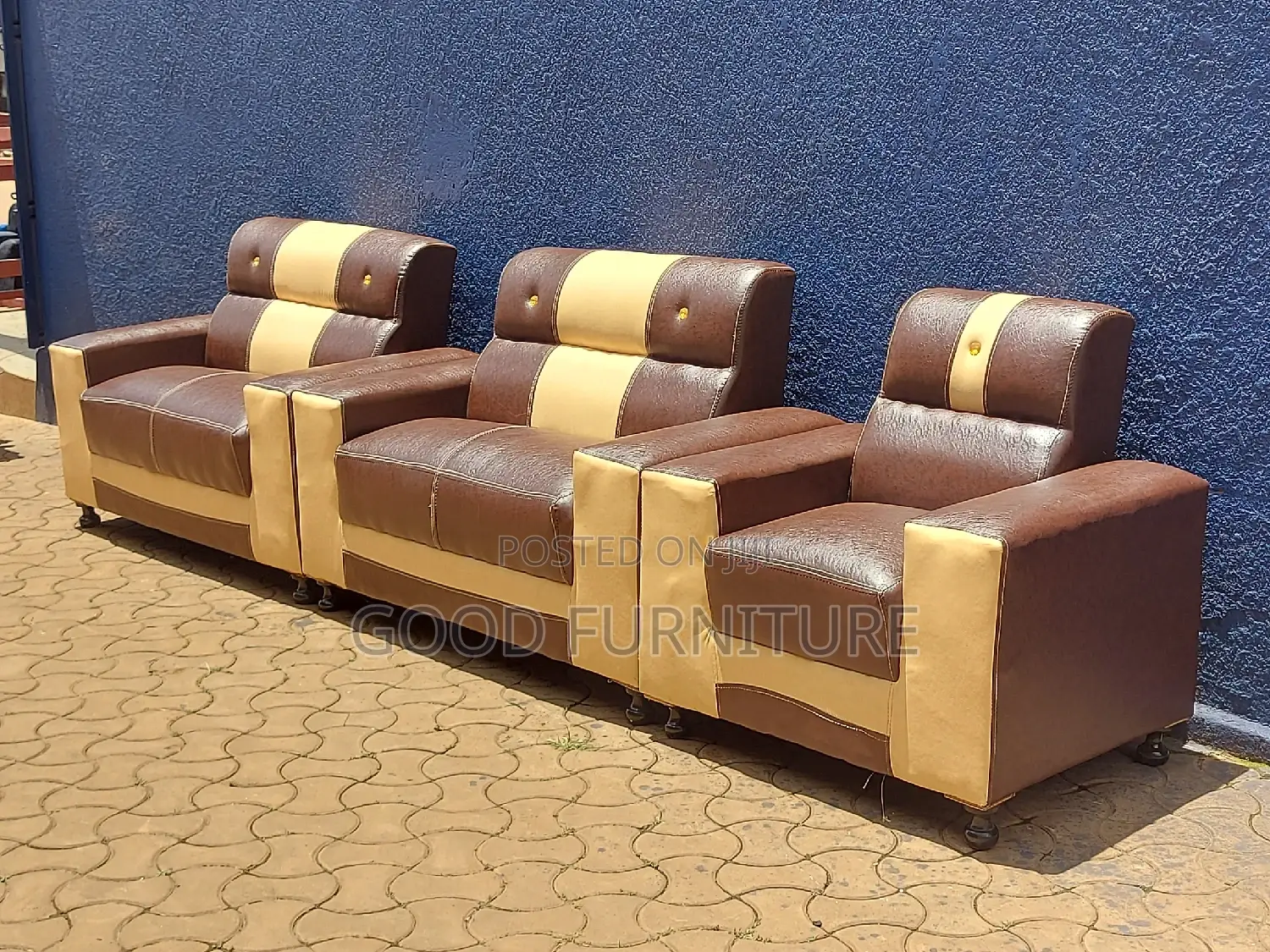 IMPRESSIVE Five Seaters Sofas