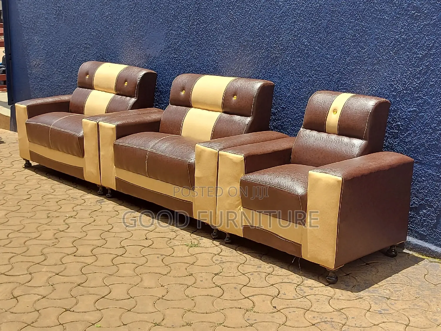 IMPRESSIVE Five Seaters Sofas