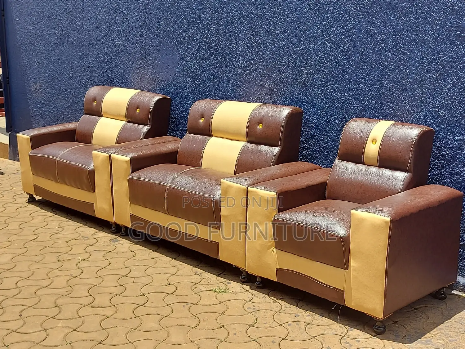 IMPRESSIVE Five Seaters Sofas