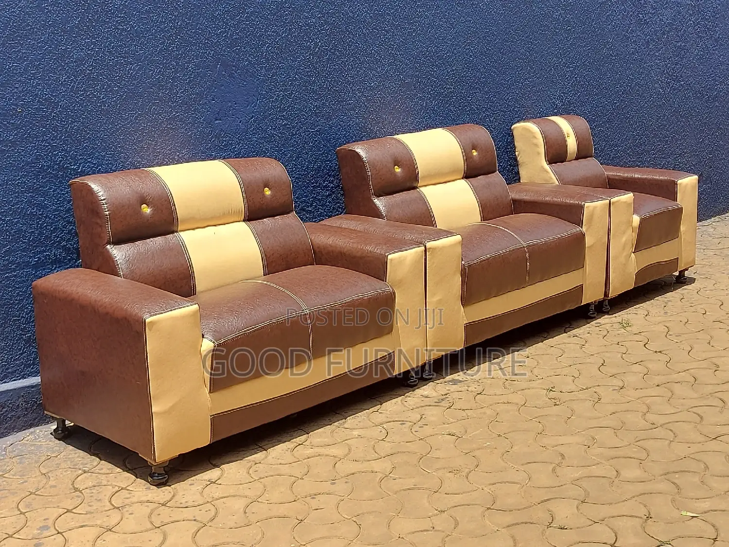 IMPRESSIVE Five Seaters Sofas