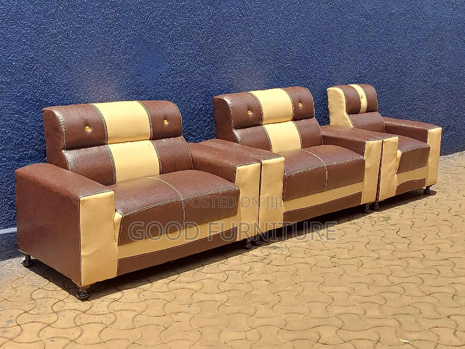 IMPRESSIVE Five Seaters Sofas