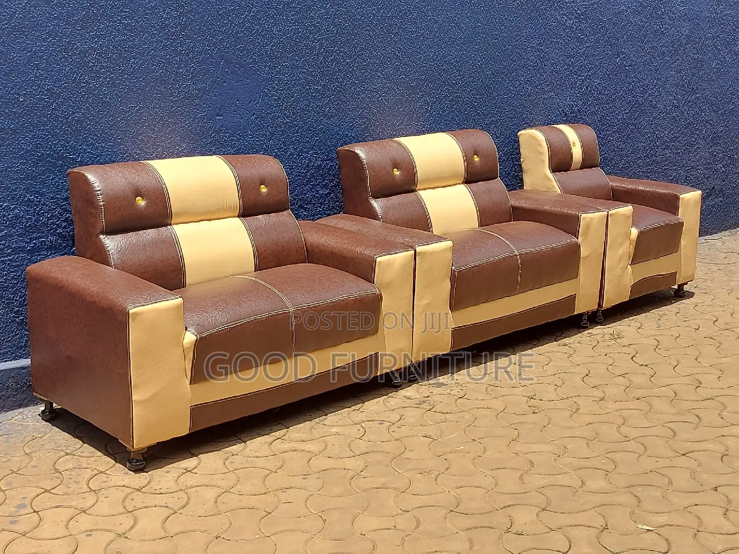 IMPRESSIVE Five Seaters Sofas