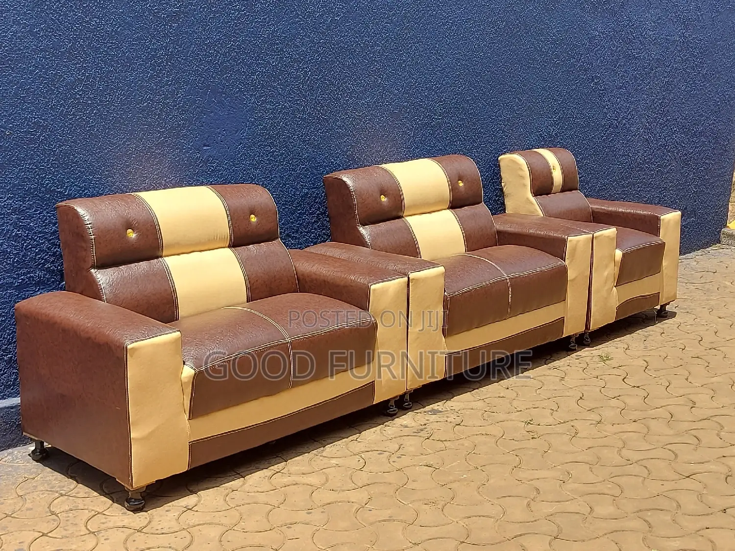 IMPRESSIVE Five Seaters Sofas